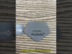 Etiquetas de prendas de vestir de hierro impreso en el logotipo mayorista Reflector de plata Etiquetas hechas a medida para ropa camisa