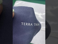 Etiquetas de ropa con serigrafía de silicona y goma 3D con pliegue a inglete