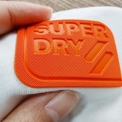 etiquetas de la transferencia de calor del silicón 3d para el color de Pantone de la marca de la ropa