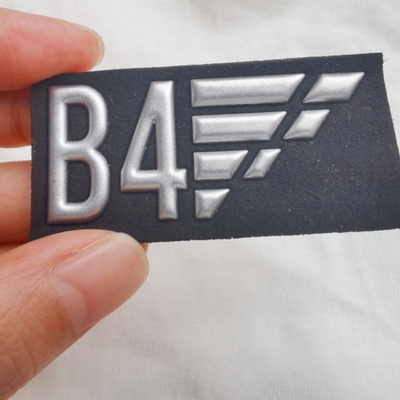 El hierro de encargo del logotipo 3D en remiendos, viste la insignia reflexiva de TPU