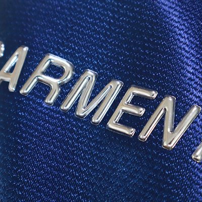 Logotipo de transferencia de calor TPU de alta frecuencia personalizado Cualquier forma 3D Material TPU para ropa zapatos uniformes ropa deportiva juguetes bolsos