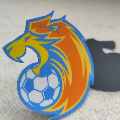 Hierro personalizado en 3D Logotipo de fútbol Tatami Con Tatami Logotipo de respaldo Etiqueta de prenda en relieve