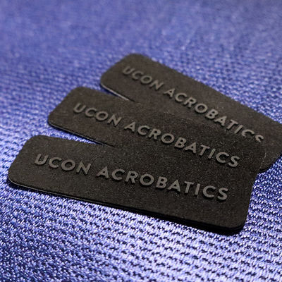 Etiqueta de transferencia de calor 3D de logotipo en relieve de silicona personalizada para ropa