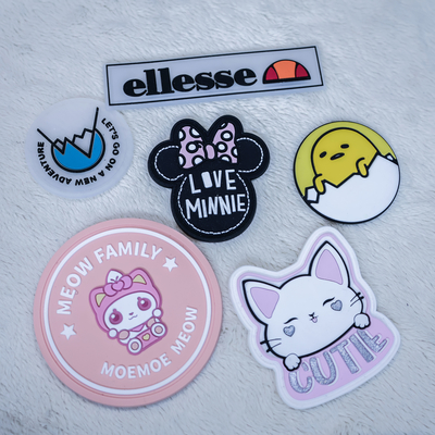 Parche de logotipo de silicona 3D personalizado para ropa - Insignia de PVC lavable