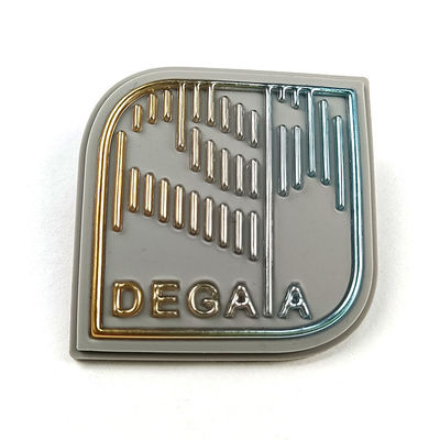 El diseñador famoso Design Transfer que 3D remienda la etiqueta de SewAccessories imprimió las insignias de Tpu en la ropa
