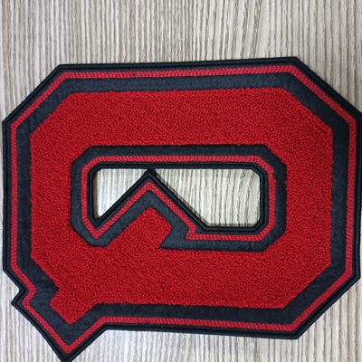 Modelo grande bordado coloreado Logo Towel Chenier del remiendo del paño